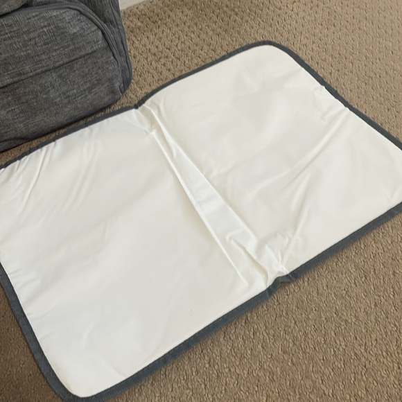 Lil’ Elephant diaper bag - Picture 7 of 8